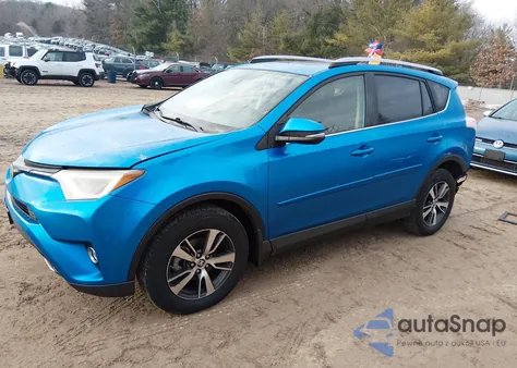 2017 Toyota Rav4 Xle z USA, uszkodzony, nr VIN JTMRFREV1HJ112875